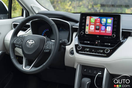 2022 Toyota Corolla Cross, steering wheel, dashboard